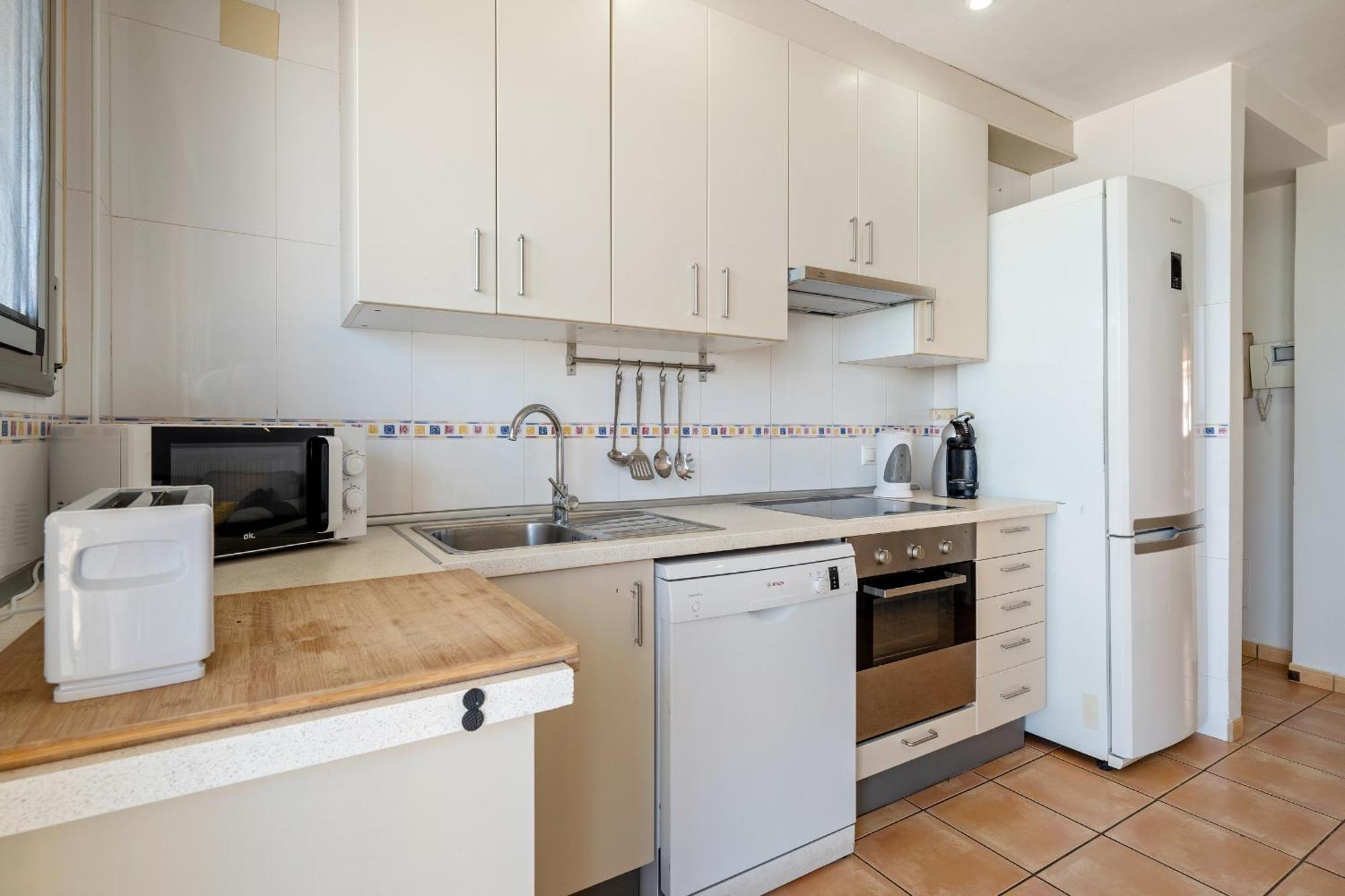 Hauzify I Colon 2b Apartment *